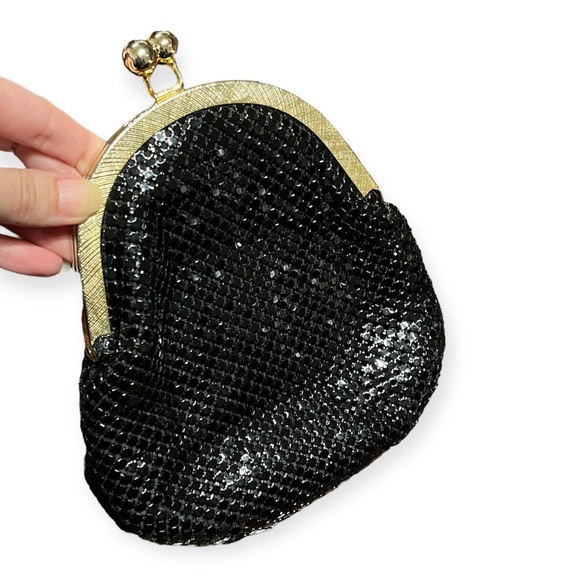 VINTAGE Black Mesh Snap Closure Shoulder Clutch Bag w/ Chain 90's - Picture 3 of 6